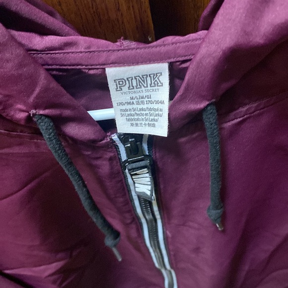 VS PINK Anorak - Picture 2 of 3